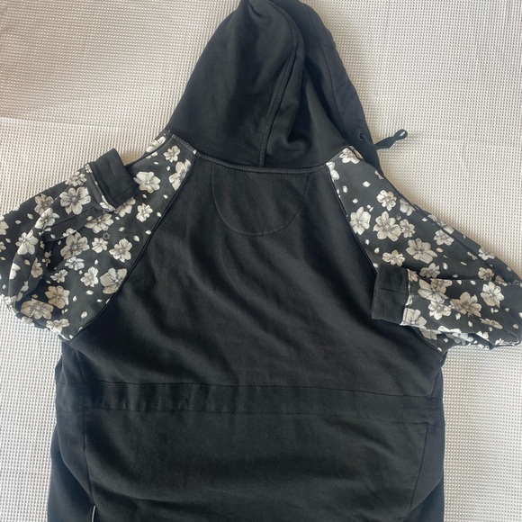 Zaggora Thermal Slimming Hoodie – Floral Sleeve Black Zip-Up Sweatshirt (USA 4) - Picture 2 of 5
